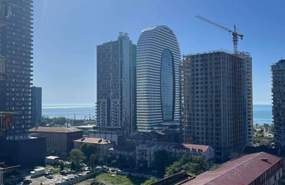 Alquiler de apartamento dúplex luminoso y amplio, 105 m², Batumi, Georgia