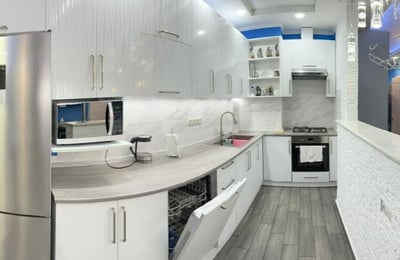 Vermietung einer modernen, geräumigen Wohnung, 72 m², Batumi, Georgien