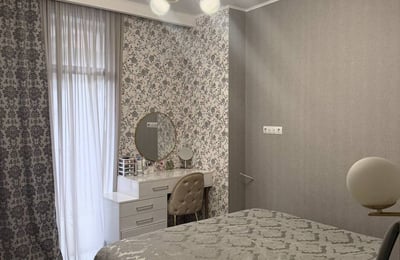 Vermietung einer hellen, möblierten Wohnung, 78 m², Altstadt, Batumi, Georgien