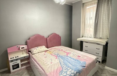 Vermietung einer hellen, möblierten Wohnung, 78 m², Altstadt, Batumi, Georgien