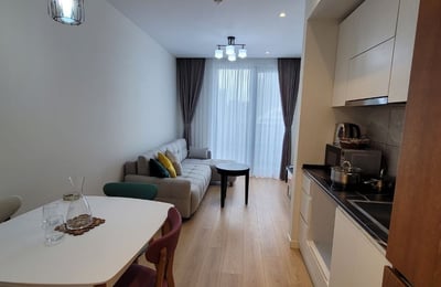 Alquiler de apartamento moderno y amueblado con vista al mar, White Sails, Batumi, Georgia