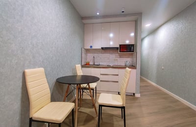 Location d'un studio cosy avec vue sur la montagne, Rainbow Batumi, Batoumi, Géorgie