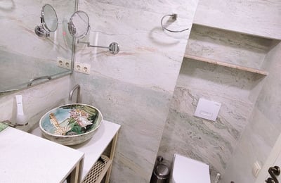 Location d'un studio cosy avec vue sur la montagne, Rainbow Batumi, Batoumi, Géorgie