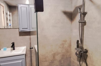 Location d'un studio moderne avec vue sur la ville, Calligraphy Towers, Batoumi, Géorgie