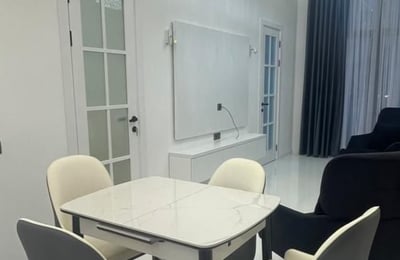 Location d'un appartement spacieux avec vue sur le stade, 60 m², Batoumi, Géorgie