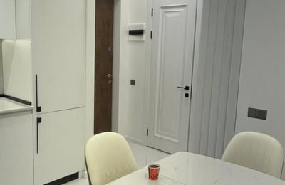 Location d'un appartement spacieux avec vue sur le stade, 60 m², Batoumi, Géorgie