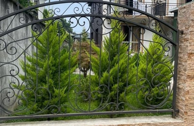 Vermietung eines geräumigen, komfortablen Hauses mit Hof, 200 m², Batumi, Georgien