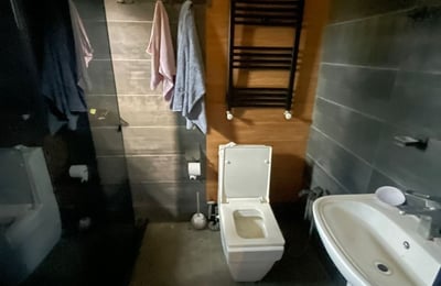 Vermietung eines geräumigen, komfortablen Hauses mit Hof, 200 m², Batumi, Georgien
