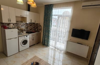 Vermietung einer hellen, komfortablen Wohnung, 60 m², Batumi, Georgien