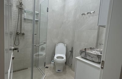 Alquiler de apartamento moderno y amueblado, 45 m², Batumi, Georgia