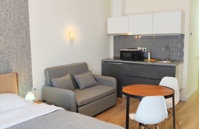 Location d'un studio lumineux avec vue sur la mer et la ville, 35 m², White Sails, Batoumi, Géorgie
