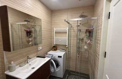 Location d'un appartement lumineux et spacieux, 65 m², Batoumi, Géorgie