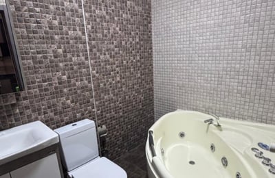 Rent a luxury, spacious apartment with sea and mountain view, 120 m², Batumi, Georgia