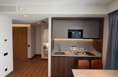 Studio spacieux 45m² avec vue sur la mer à louer, Batoumi, Géorgie