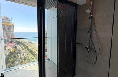 Studio spacieux 45m² avec vue sur la mer à louer, Batoumi, Géorgie