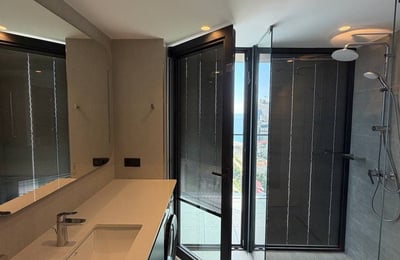 Studio spacieux 45m² avec vue sur la mer à louer, Batoumi, Géorgie