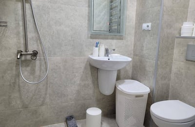 Аренда светлой студии 35м² с балконом, Батуми, Грузия