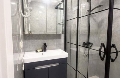 Modernes Studio 32m² mit großem Balkon zur Miete, Batumi, Georgien