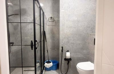 Modernes Studio 32m² mit großem Balkon zur Miete, Batumi, Georgien