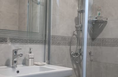 Wohnung 52m² mit Brunnenblick zur Miete, Batumi, Georgien