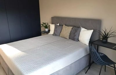 Alquiler a largo plazo de un apartamento de 2 habitaciones, 56 m², en Staré Mesto, Bratislava, Eslovaquia