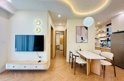 Luxuriöses 2-Zimmer-Apartment mit Flussblick, Panoma 1, Da Nang, Vietnam zu vermieten