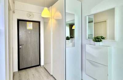 Estudio moderno con balcón en alquiler, Bucarest, Rumanía