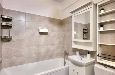 Estudio moderno con balcón en alquiler, Bucarest, Rumanía