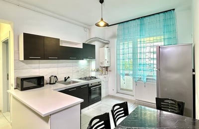 Location longue durée d'appartement lumineux et meublé à Bucarest, Roumanie