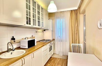 Langfristige Vermietung einer modernen und gemütlichen Wohnung in Bukarest, Rumänien