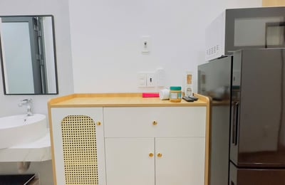 Аренда современной, полностью меблированной студии с балконом, район Нгу Хань Сон, Дананг, Вьетнам