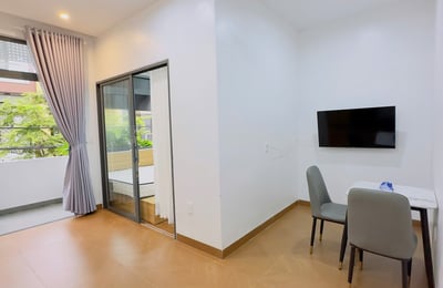 Аренда современной, полностью меблированной студии с балконом, район Нгу Хань Сон, Дананг, Вьетнам