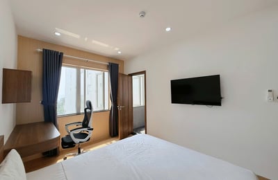 Vermietung einer komfortablen, vollmöblierten Wohnung mit Balkon, Son Tra, Da Nang, Vietnam