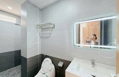 Vermietung einer komfortablen, vollmöblierten Wohnung mit Balkon, Son Tra, Da Nang, Vietnam