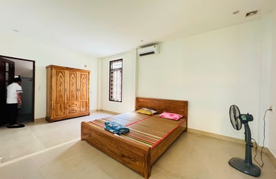Rent a spacious, fully furnished house near the beach, Thanh Khe, Da Nang, Vietnam