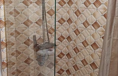 Location d'un appartement lumineux et meublé, Batoumi, Géorgie