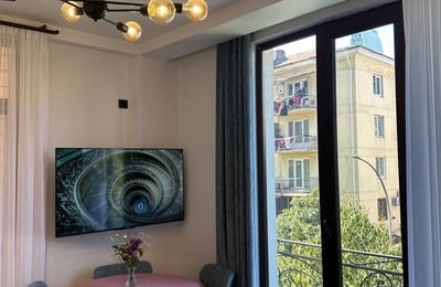Alquiler de apartamento luminoso y completamente amueblado, Batumi, Georgia