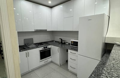 Alquiler de apartamento luminoso y completamente amueblado, Batumi, Georgia