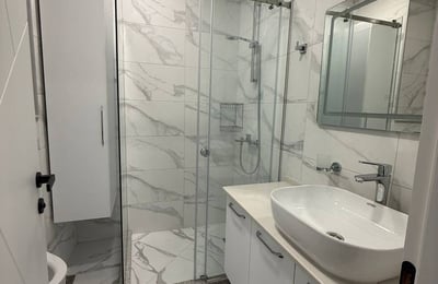 Location d'un appartement lumineux et meublé, Batoumi, Géorgie