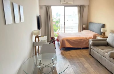 Studio Apartment with Balcony, Top Floor, Colegiales