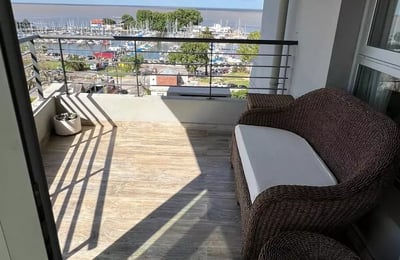 Аренда двушки с балконом и видом на Ла Плату, Olivos, Buenos Aires