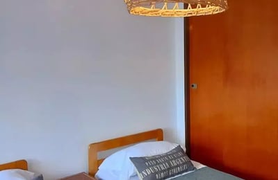 2-Bedroom Apartment for Rent with Balcony in Almagro, Buenos Aires