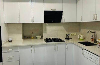 Apartamento espacioso y acogedor en alquiler, Batumi