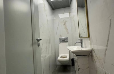 Location d'un appartement spacieux et luxueux avec terrasse, 140 m², Vračar, Belgrade, Serbie