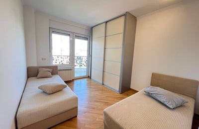 Аренда просторной, комфортной квартиры, 140 м², Врачар, Белград, Сербия