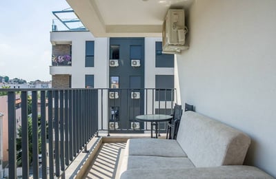 Rent a cozy, comfortable apartment with terrace, 50 m², Vračar, Belgrade, Serbia