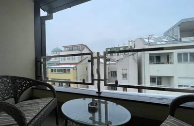Apartamento luminoso 48m² con terraza en alquiler, Vračar, Belgrado, Serbia