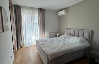 Apartamento moderno 62m² en alquiler en complejo Kennedy Residence, Nuevo Belgrado, Serbia