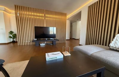 Geräumige Zweietagenwohnung 150m² zur Miete, Voždovac, Belgrad, Serbien