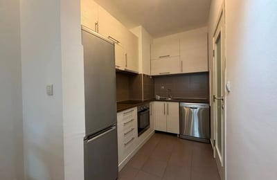 Se alquila apartamento acogedor con parking, Nuevo Belgrado, Belgrado, Serbia